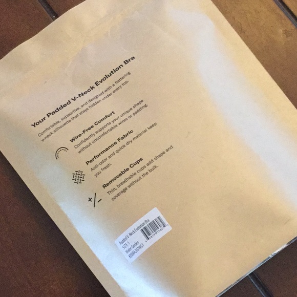 Knix padded V neck evolution bra - Picture 3 of 3